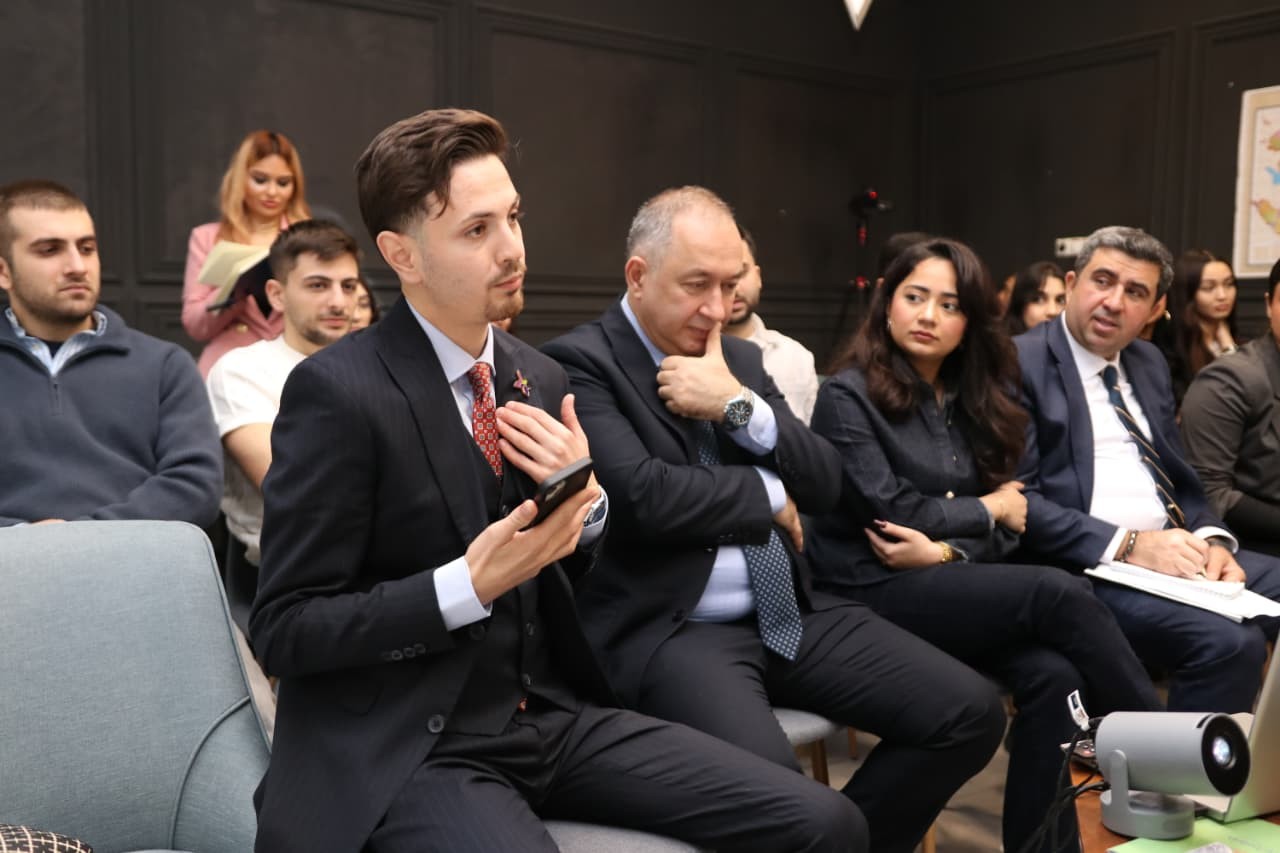 Fuad Muradov Budapeştdə diaspor gəncləri ilə görüşdü - FOTOLAR